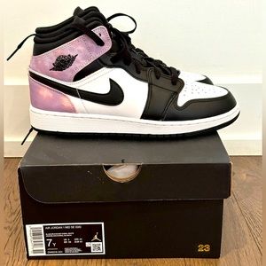 Air Jordan 1 Mid SE 7Y Never Worn